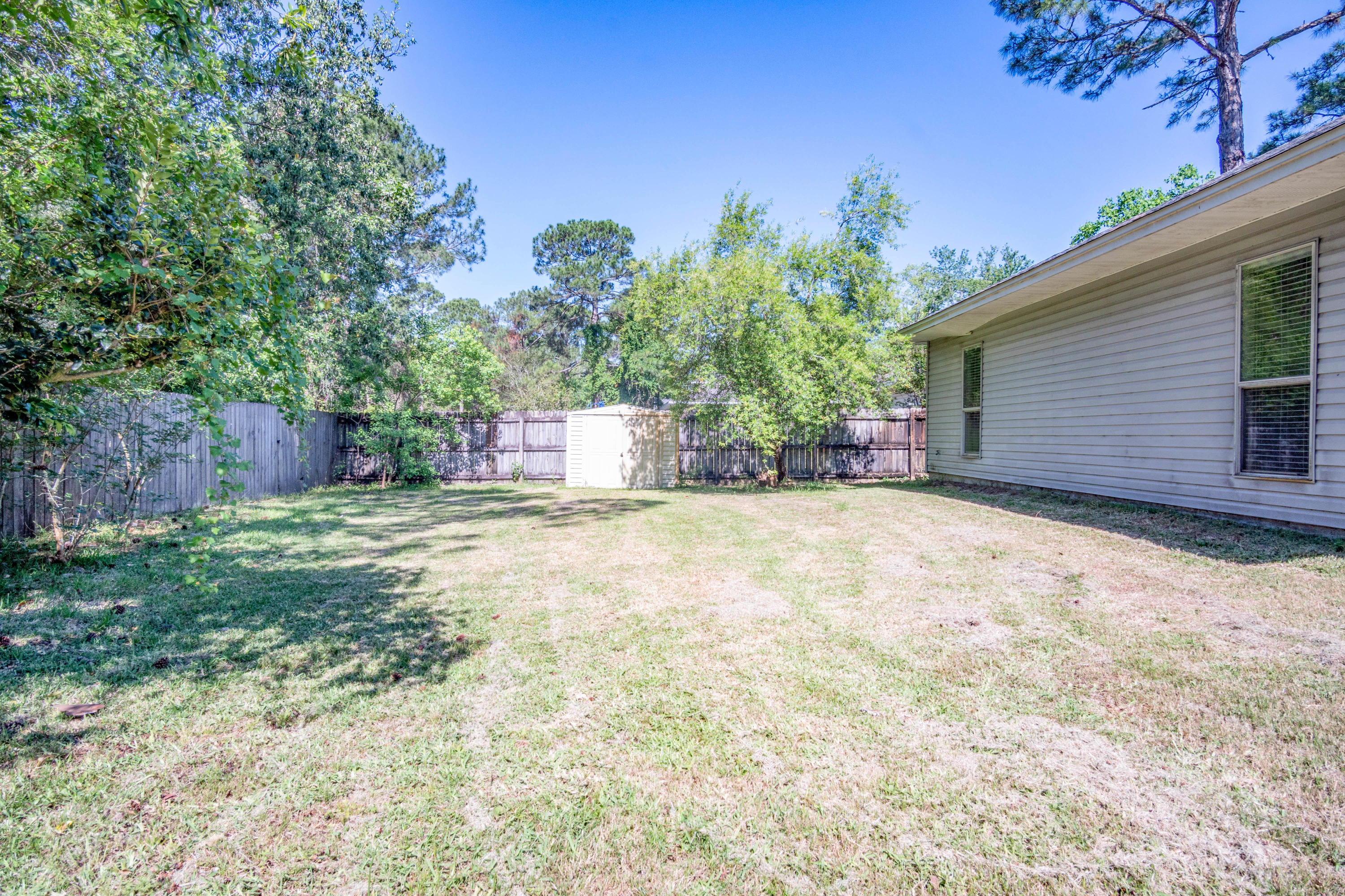 COLONY PARK - Residential