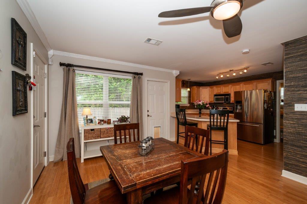 TOWN OF SANTA ROSA - Residential