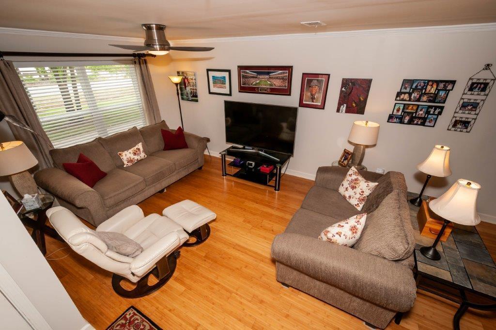 TOWN OF SANTA ROSA - Residential