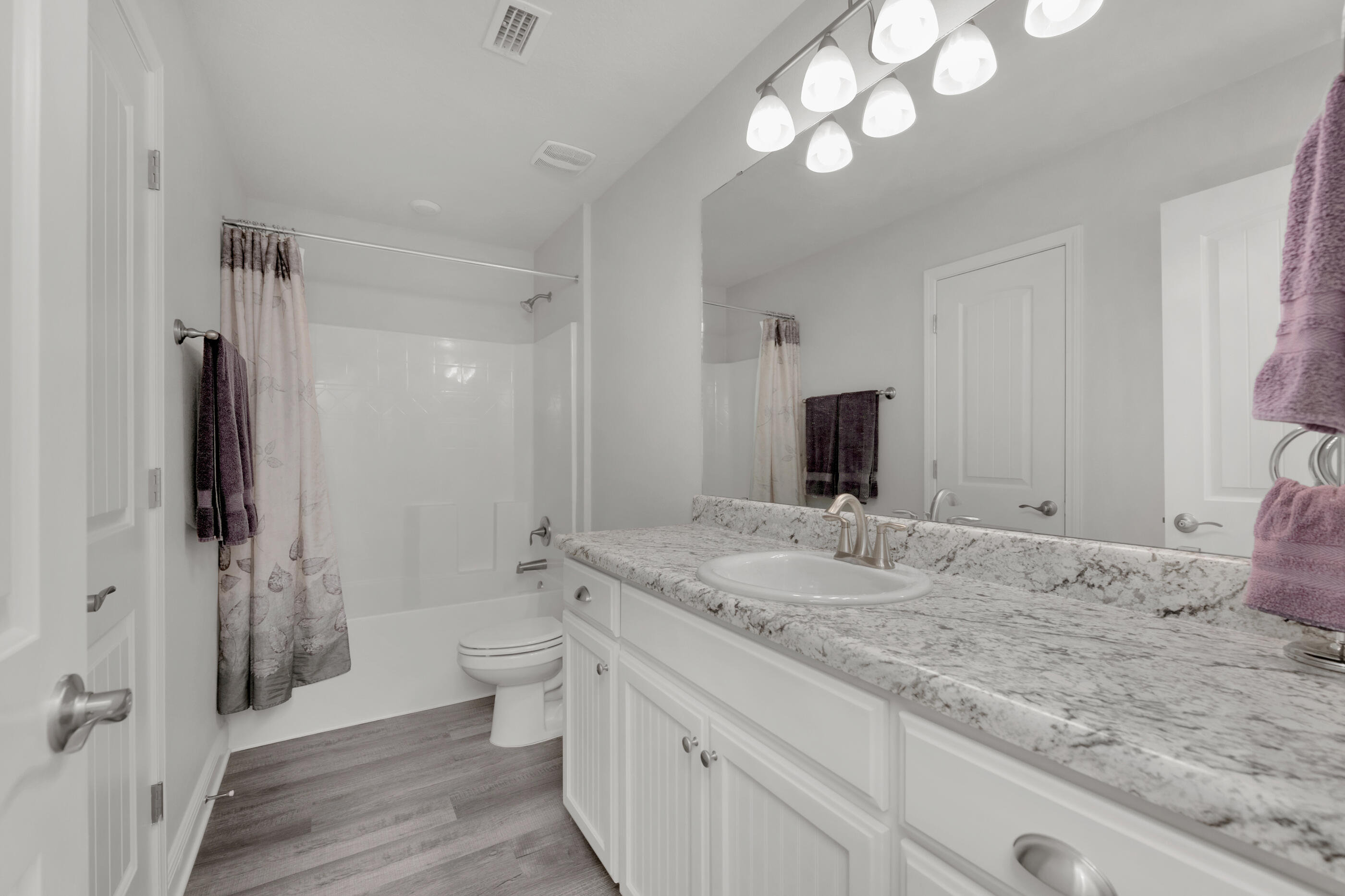 HIDDEN VALLEY - Residential