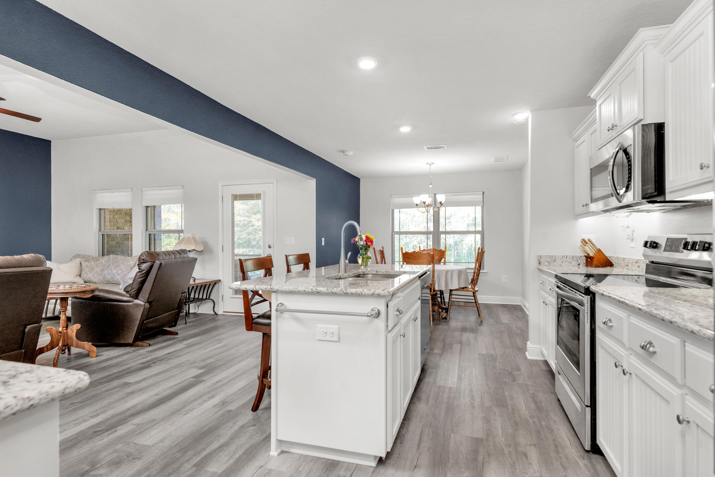 HIDDEN VALLEY - Residential