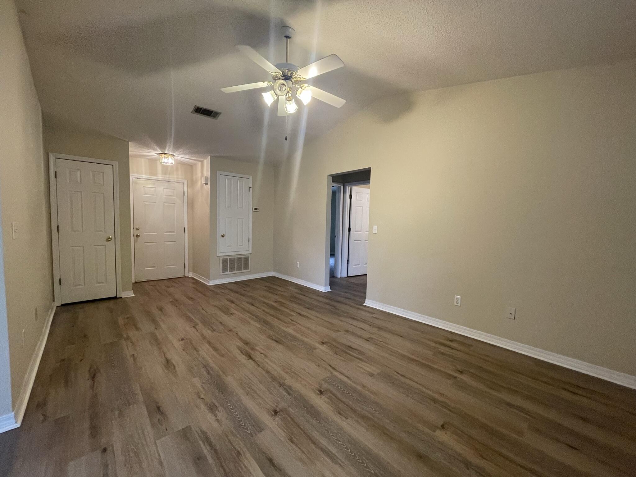 COUNTRYVIEW ESTATES 6TH ADDN PH1 - Residential Lease