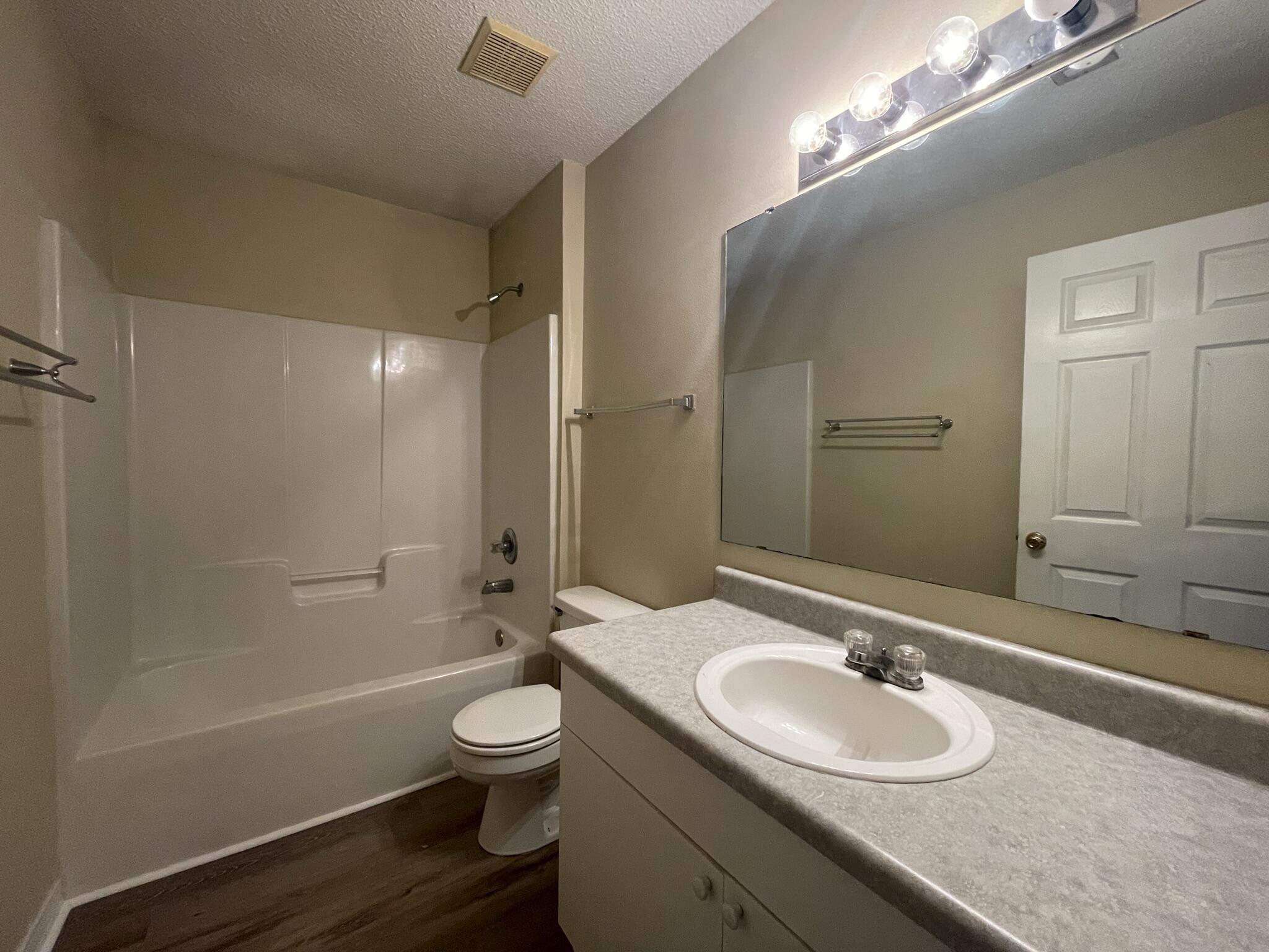 COUNTRYVIEW ESTATES 6TH ADDN PH1 - Residential Lease