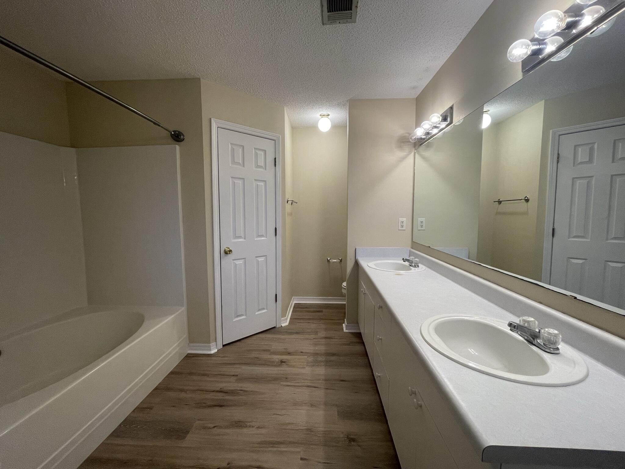 COUNTRYVIEW ESTATES 6TH ADDN PH1 - Residential Lease