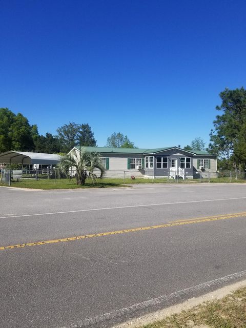 A home in DeFuniak Springs