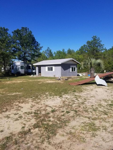 A home in DeFuniak Springs