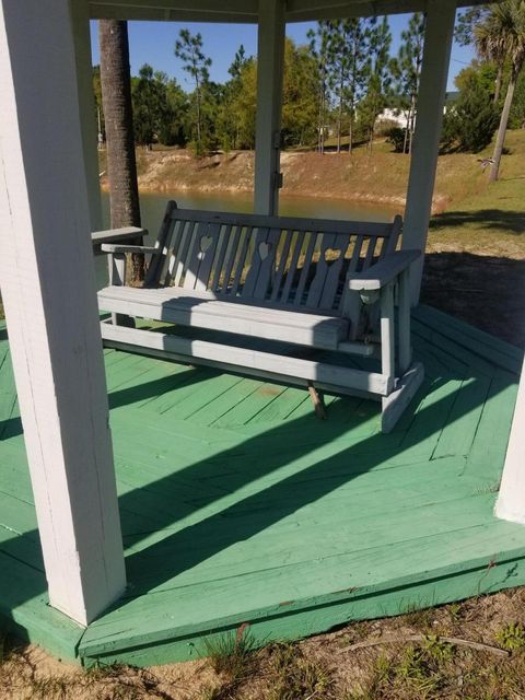 A home in DeFuniak Springs