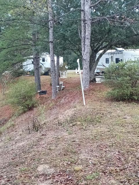 A home in DeFuniak Springs