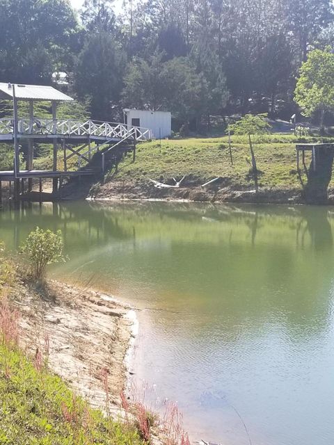 A home in DeFuniak Springs