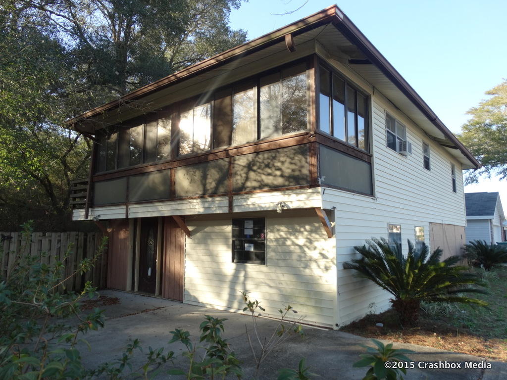 Opportunity property in Fort Walton Beach! This Homepath by Fannie Mae boasts 2 kitchens, 2 living areas, and separate entrances for each living space. Home is in a desirable neighborhood and conveniently located close to military bases, shopping, and the college.