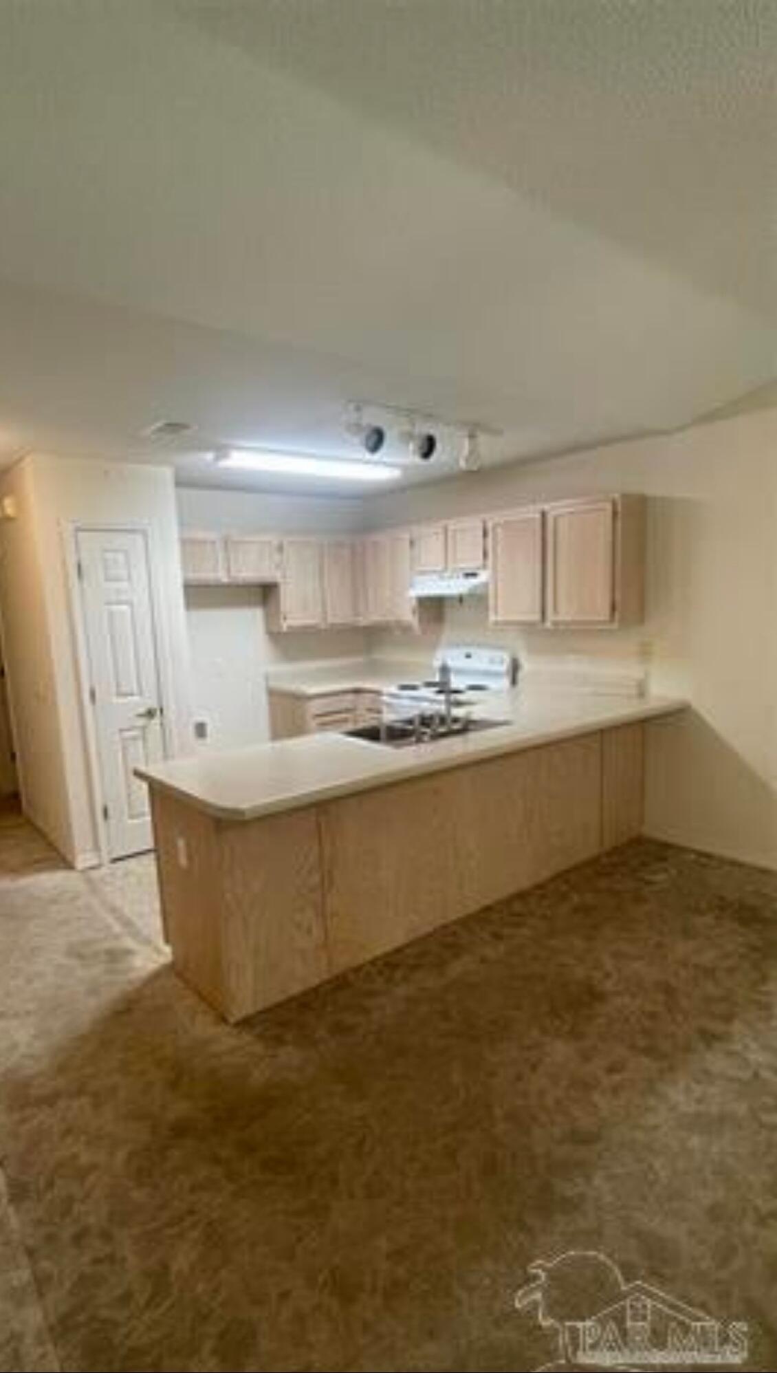 SHOAL CREEK VILLAS - Residential Lease