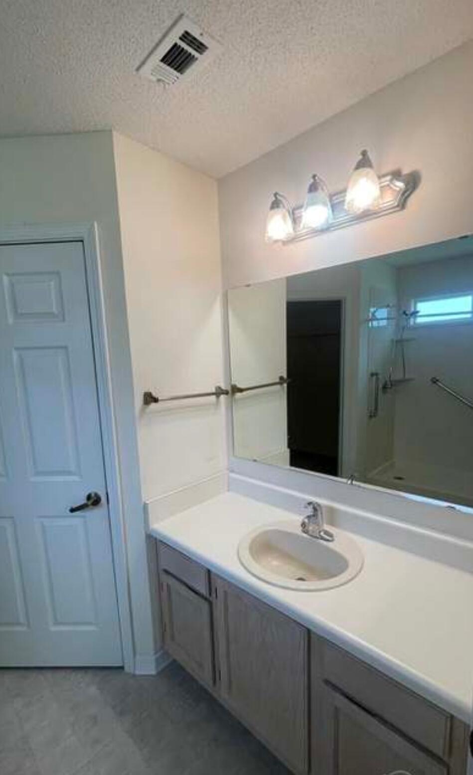 SHOAL CREEK VILLAS - Residential Lease