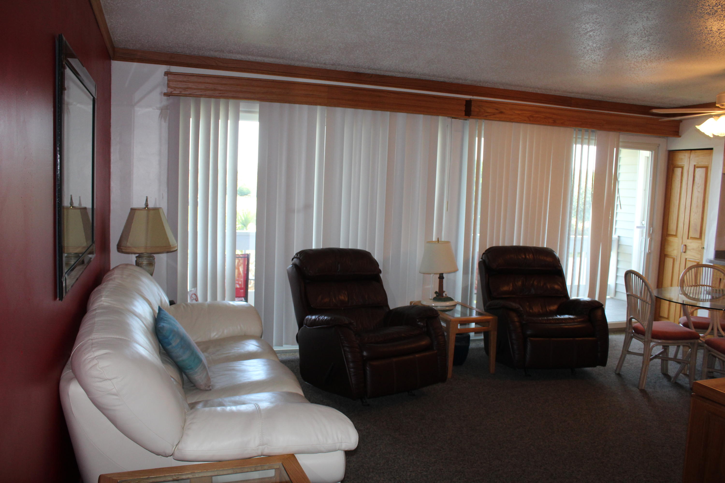 Cute 2 bedroom Condo in the Heart of Destin. On the lake. pretty view. Fully furnished. Updated kitchen. Washer/Dryer hookup. Centrally located. Close to the Beach, Restaurants, Shopping & Entertainment. Amenities include: 3 pools, tennis court, outdoor grills, community room. Buyer to verify all dimensions.