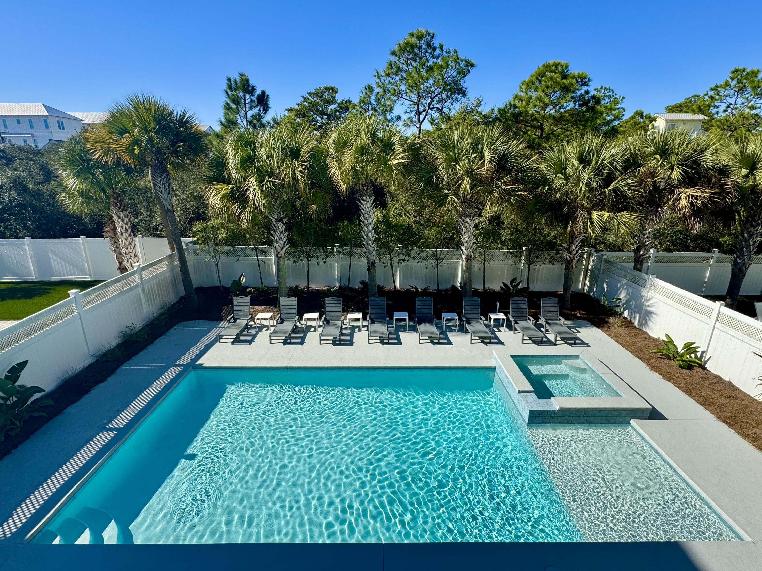 GULF SHORE MANOR - Residential