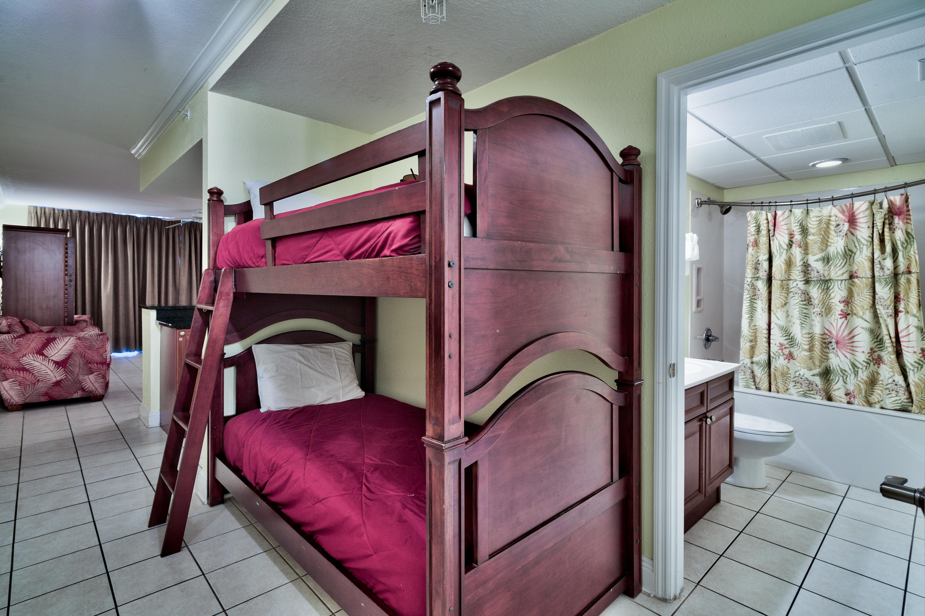 EMERALD BEACH RESORT - Residential