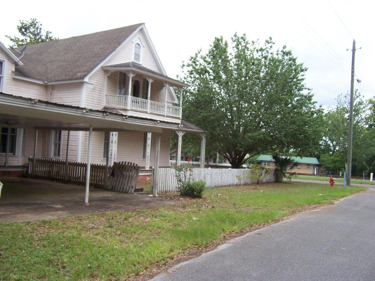 DEFUNIAK SPRINGS TOWN OF - Residential
