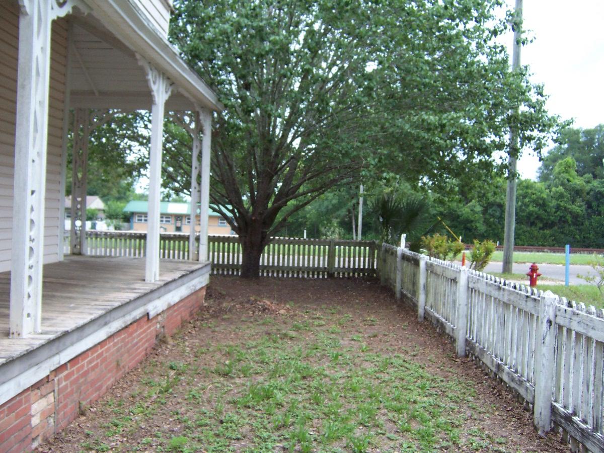 DEFUNIAK SPRINGS TOWN OF - Residential