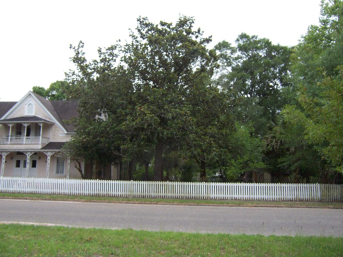 DEFUNIAK SPRINGS TOWN OF - Residential