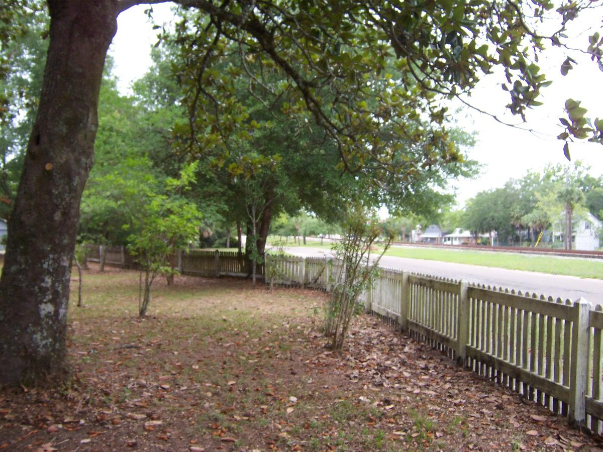 DEFUNIAK SPRINGS TOWN OF - Residential