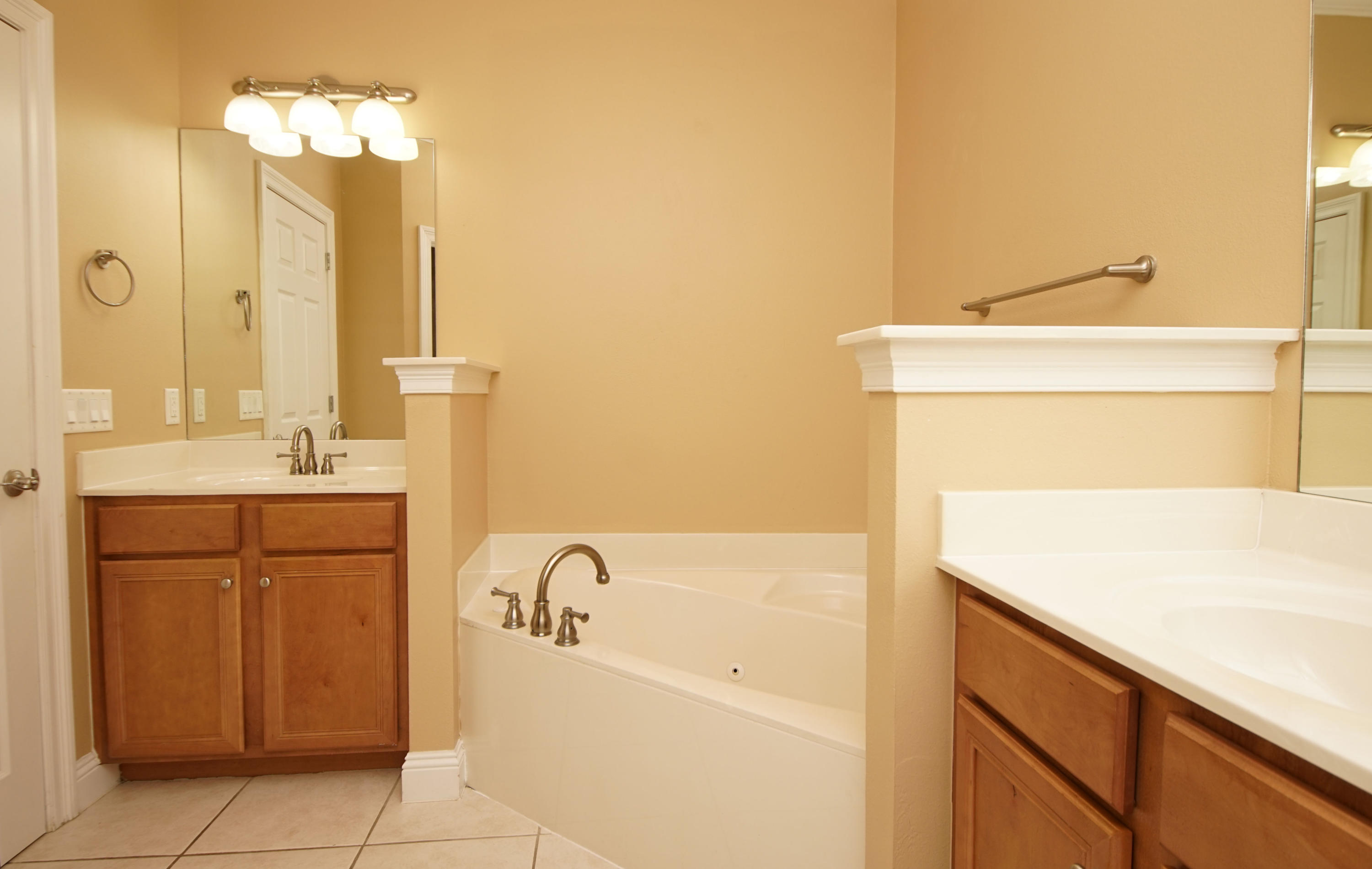 WALTON OAKS - Residential