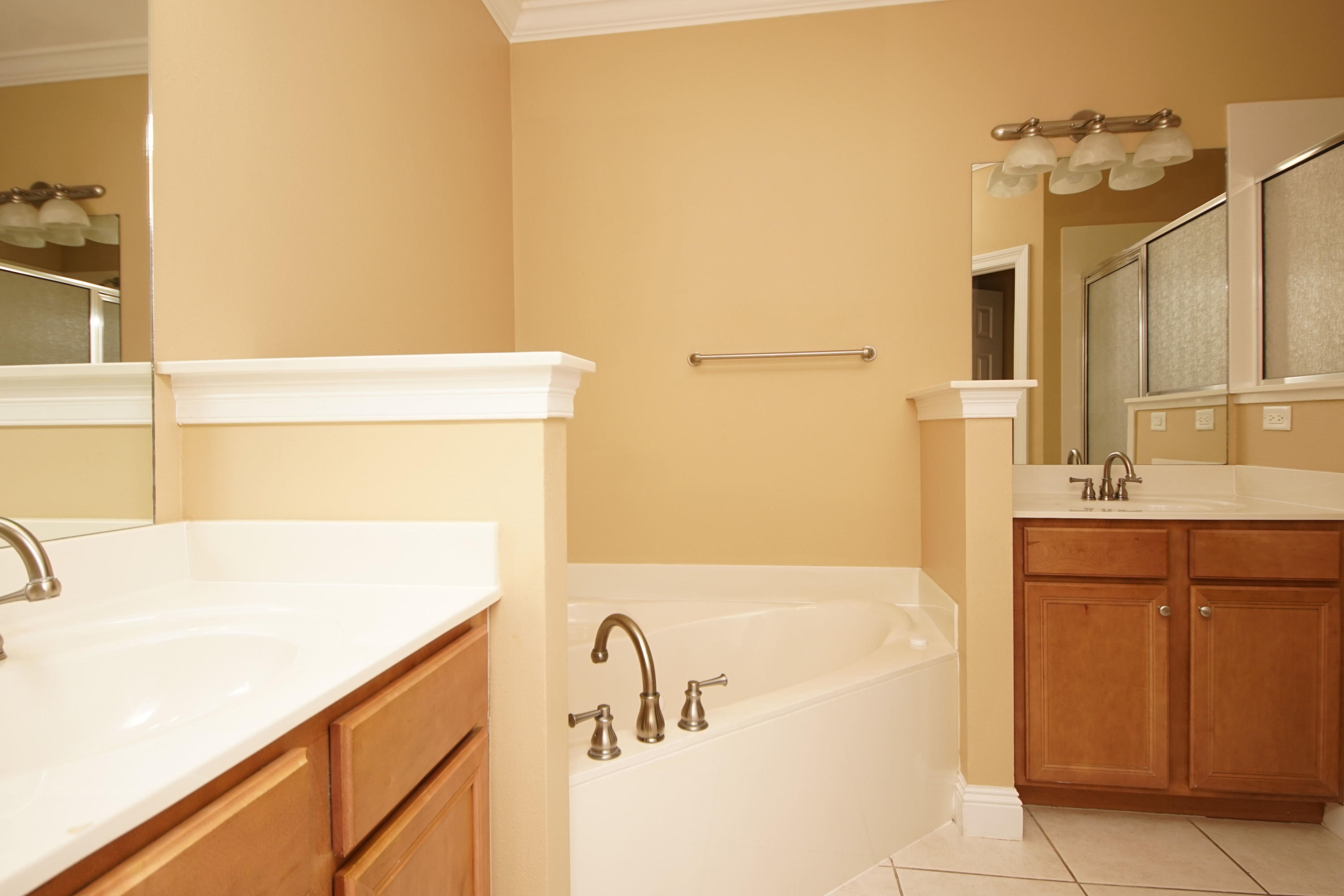 WALTON OAKS - Residential