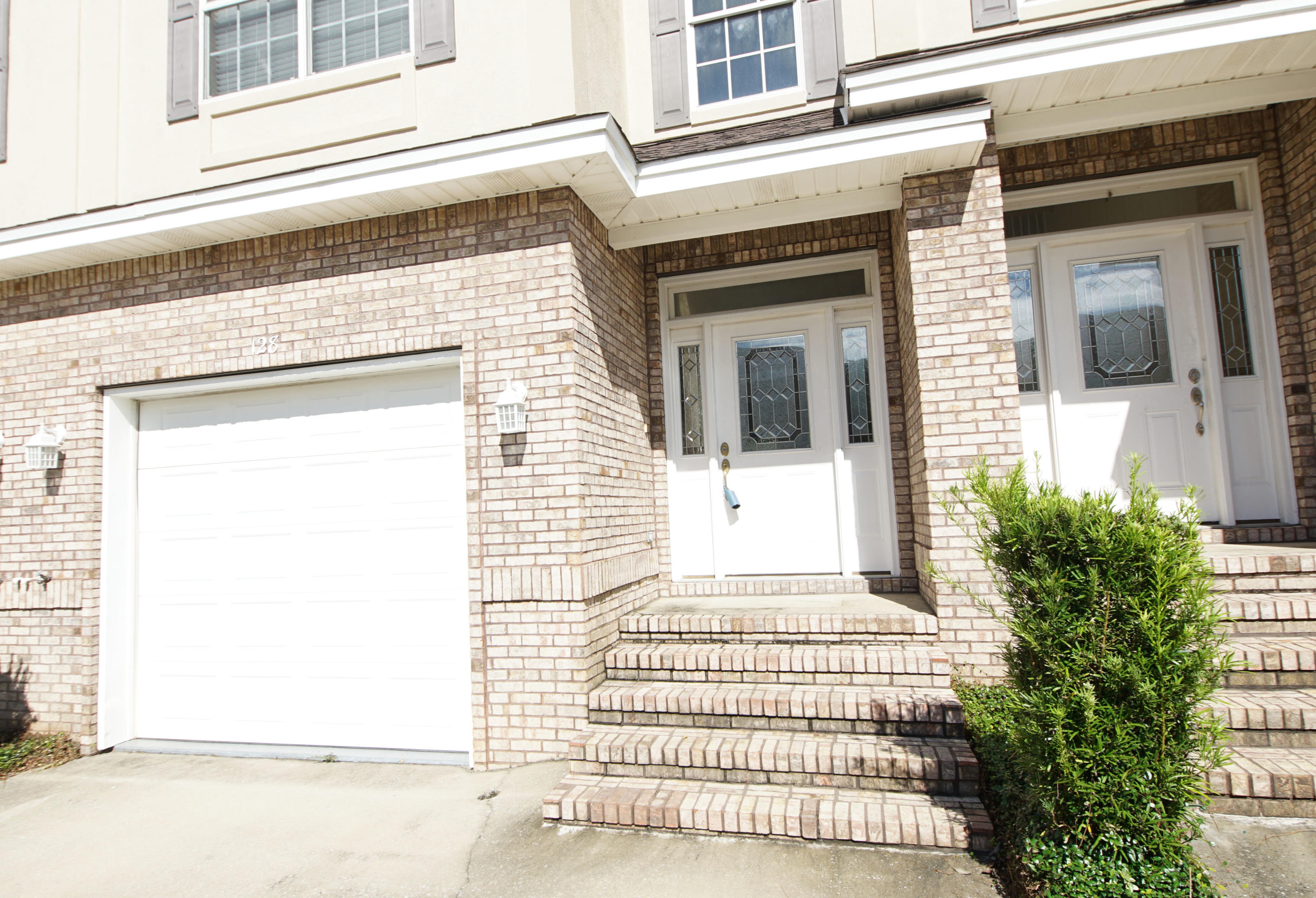 WALTON OAKS - Residential