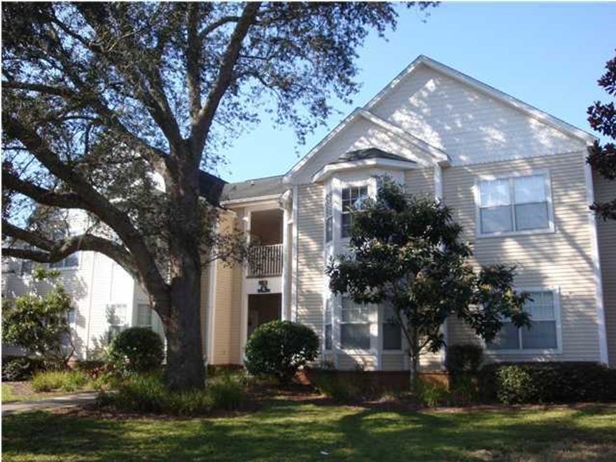 This unit is ''move in ready'' and centrally located in Niceville with an easy commute to Eglin AFB, Duke Field, 7th Special Forces Group, Northwest Florida State College and the amazing beaches of Destin! This unit has been nicely updated with tile floors in the living area, kitchen, dining area and bathrooms and carpet in the bedrooms. The living room has a wide bay window that lets in an abundance of light and also provides a nice sitting area. The master bedroom has a walk in closet and a private master bath. The 2nd bedroom is roomy and across the hall is another full bath. The laundry closet is in the hallway with a stackable washer/dryer for your convenience. The Oaks at Niceville has a community gazebo, grilling area and sparkling pool for you to enjoy and your rent also