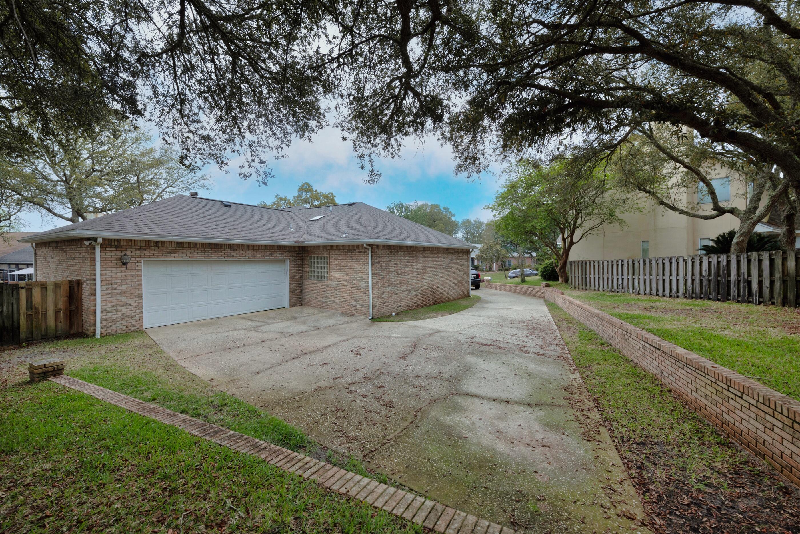 LAKE POINTE - Residential