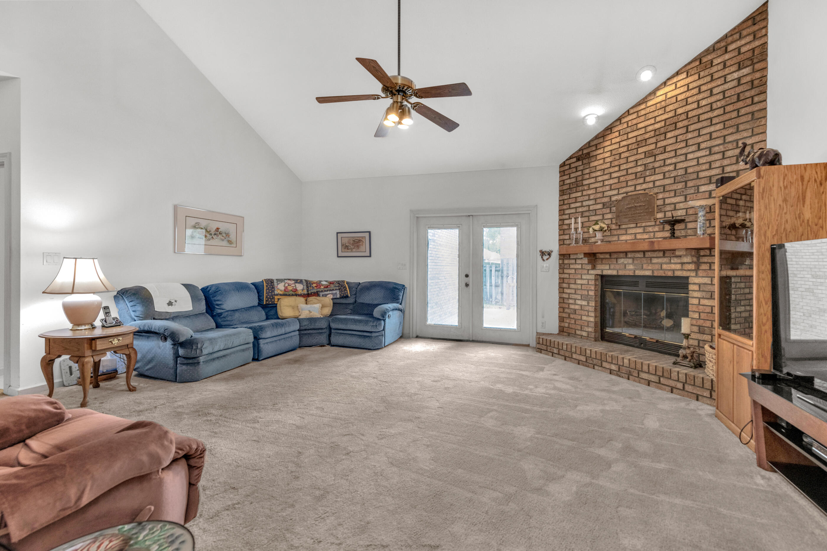 LAKE POINTE - Residential