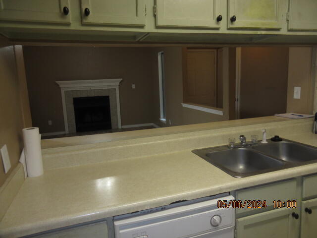 ELM PLACE CONDO - Residential