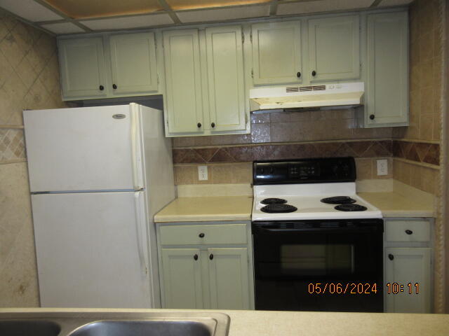 ELM PLACE CONDO - Residential