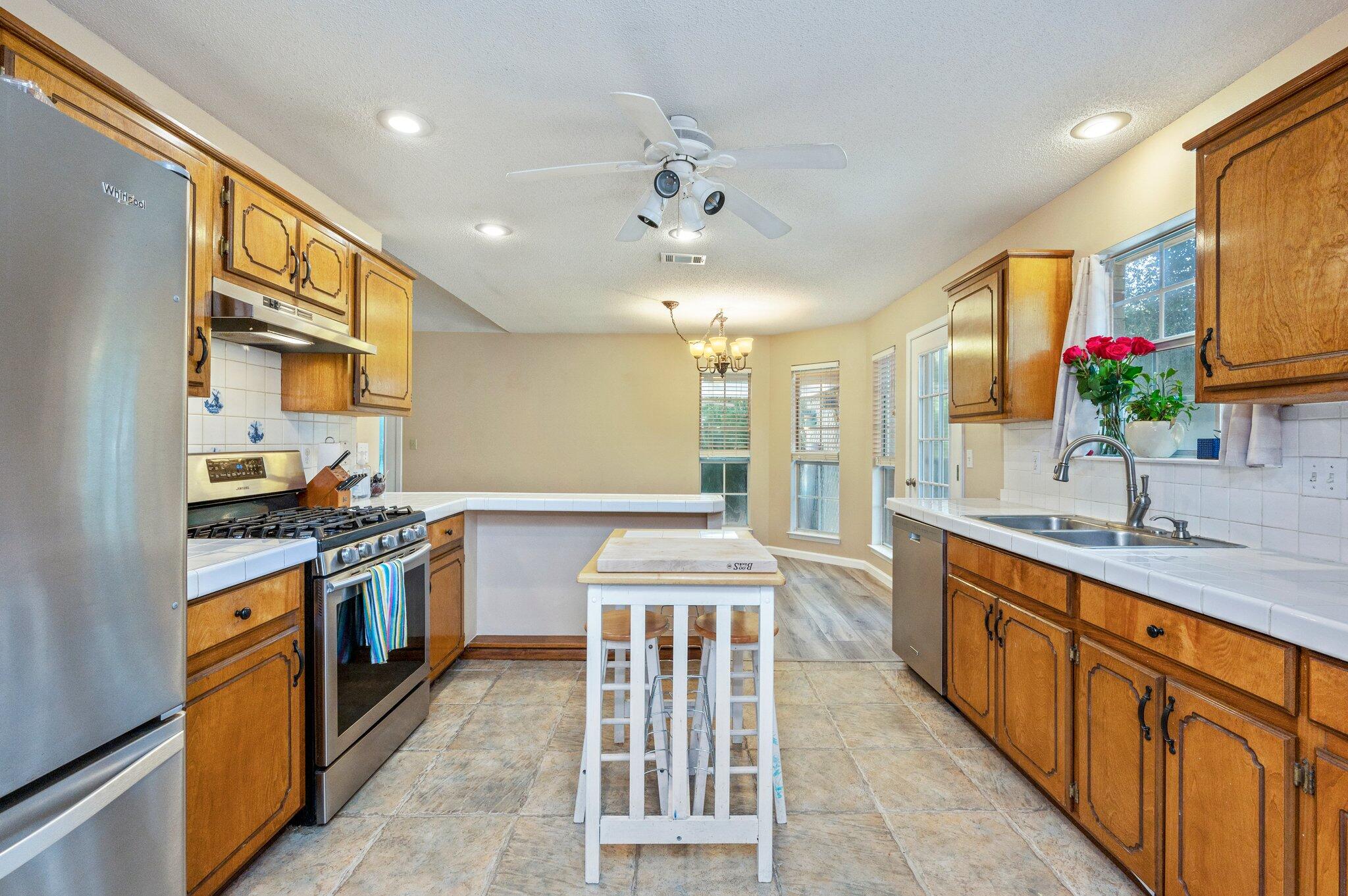 SAVANNAH OAKS - Residential