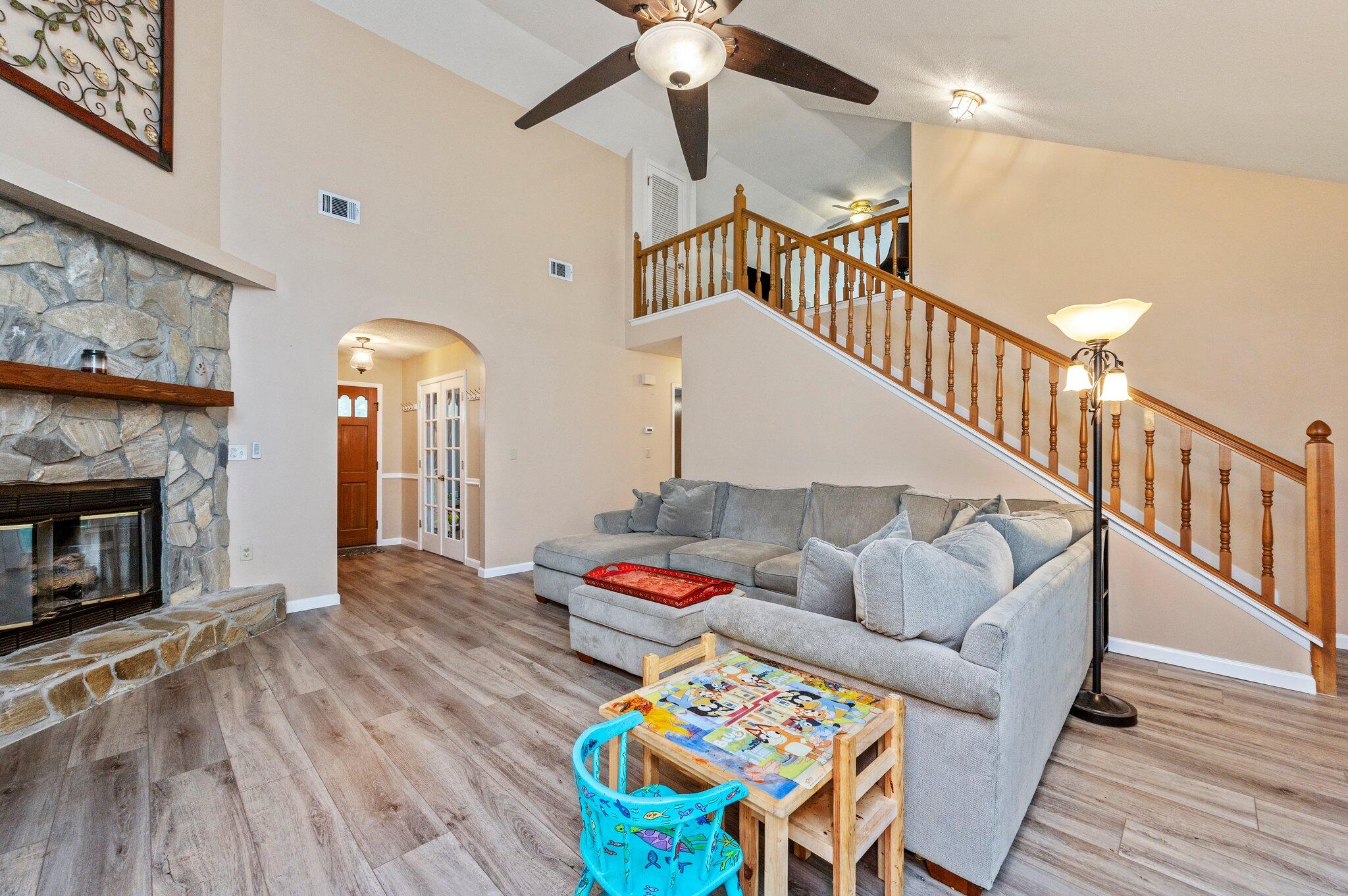 SAVANNAH OAKS - Residential