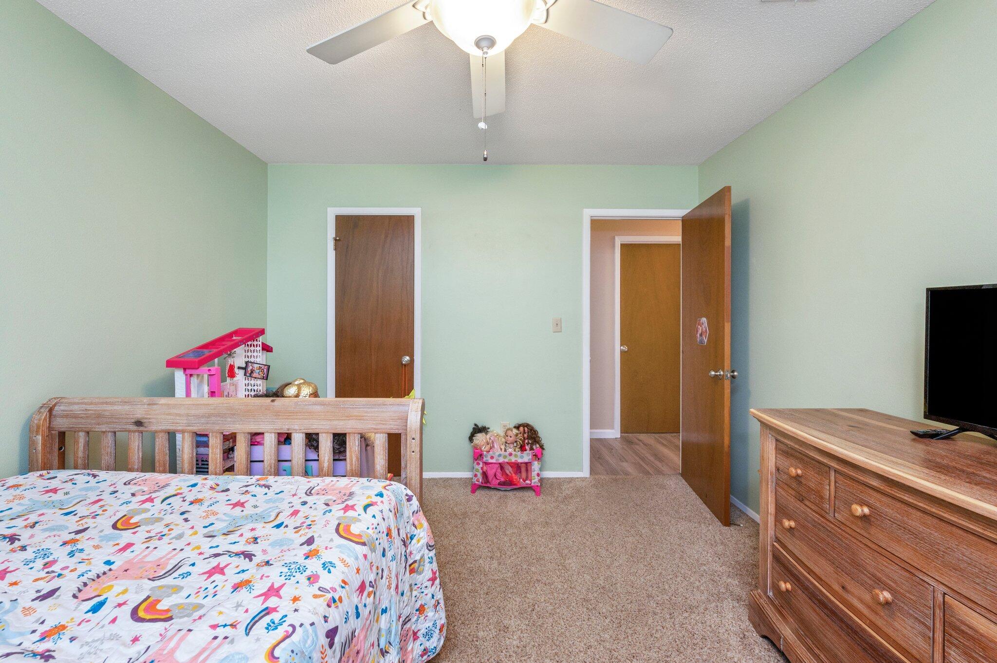 SAVANNAH OAKS - Residential