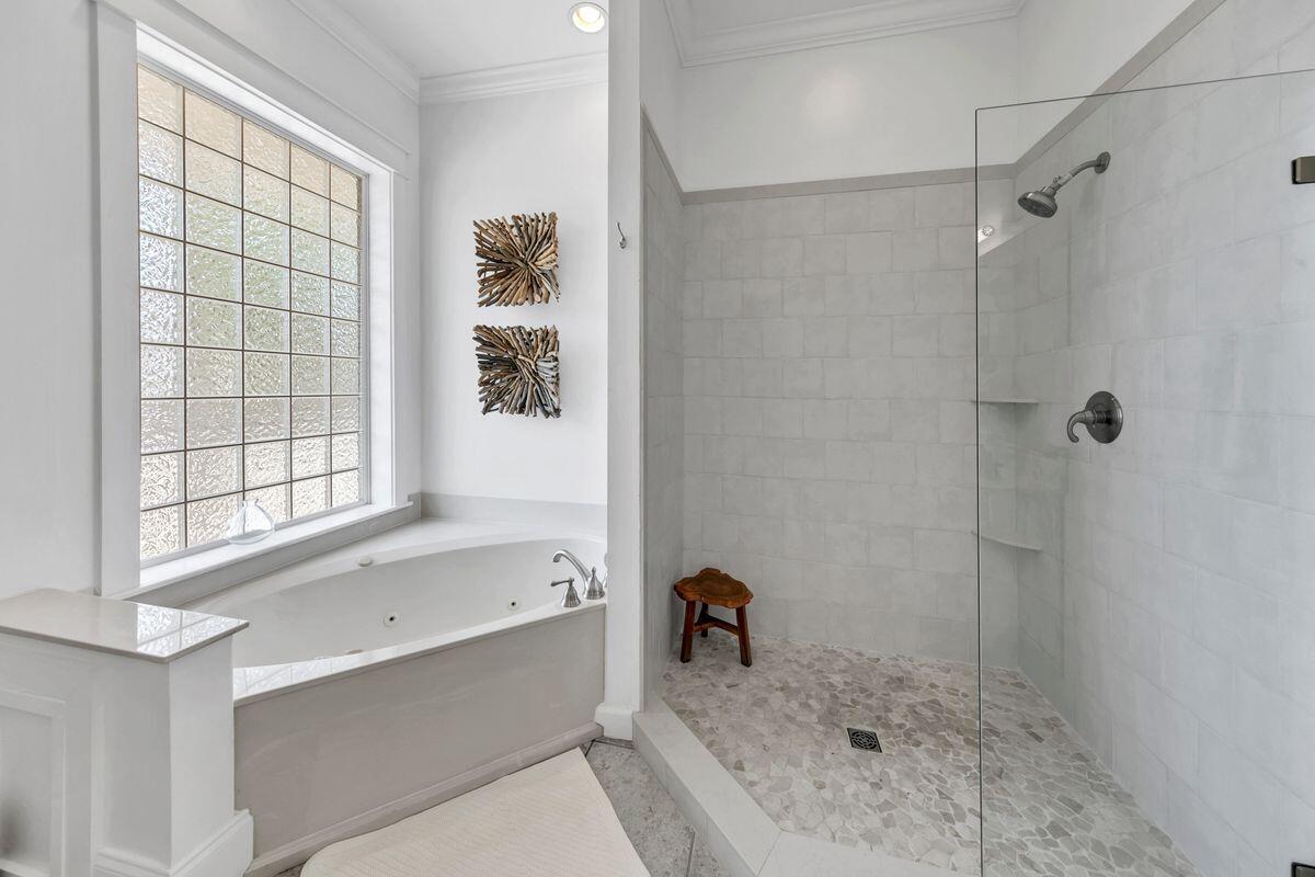 GULF SHORE MANOR - Residential