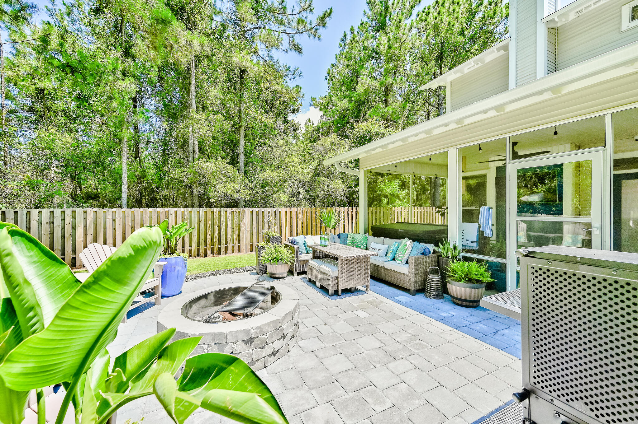 Escada - Residential