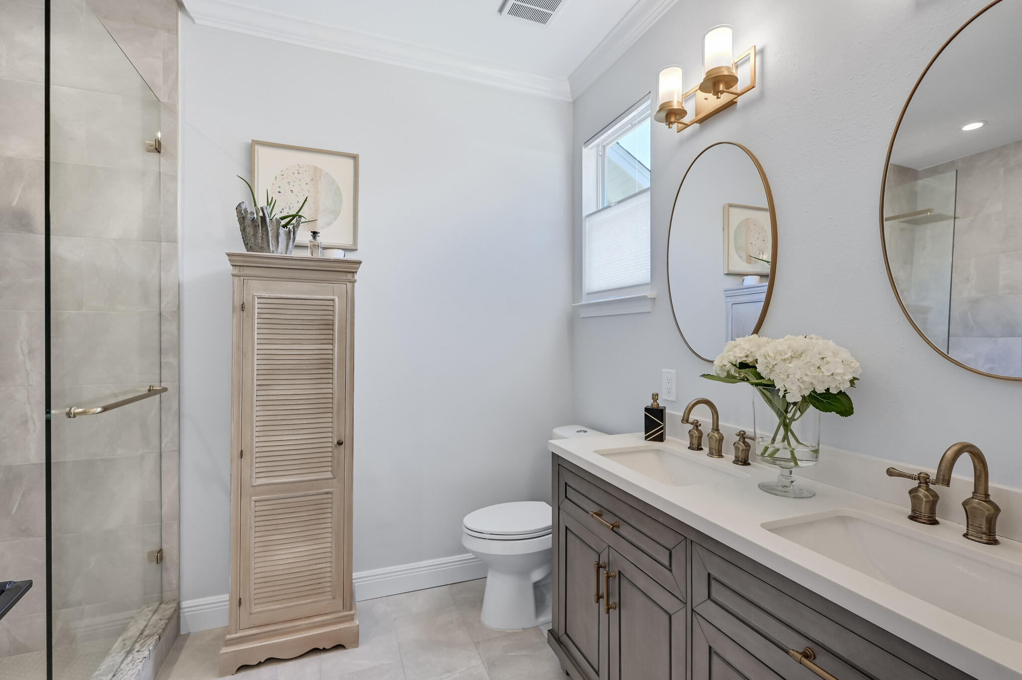 Escada - Residential