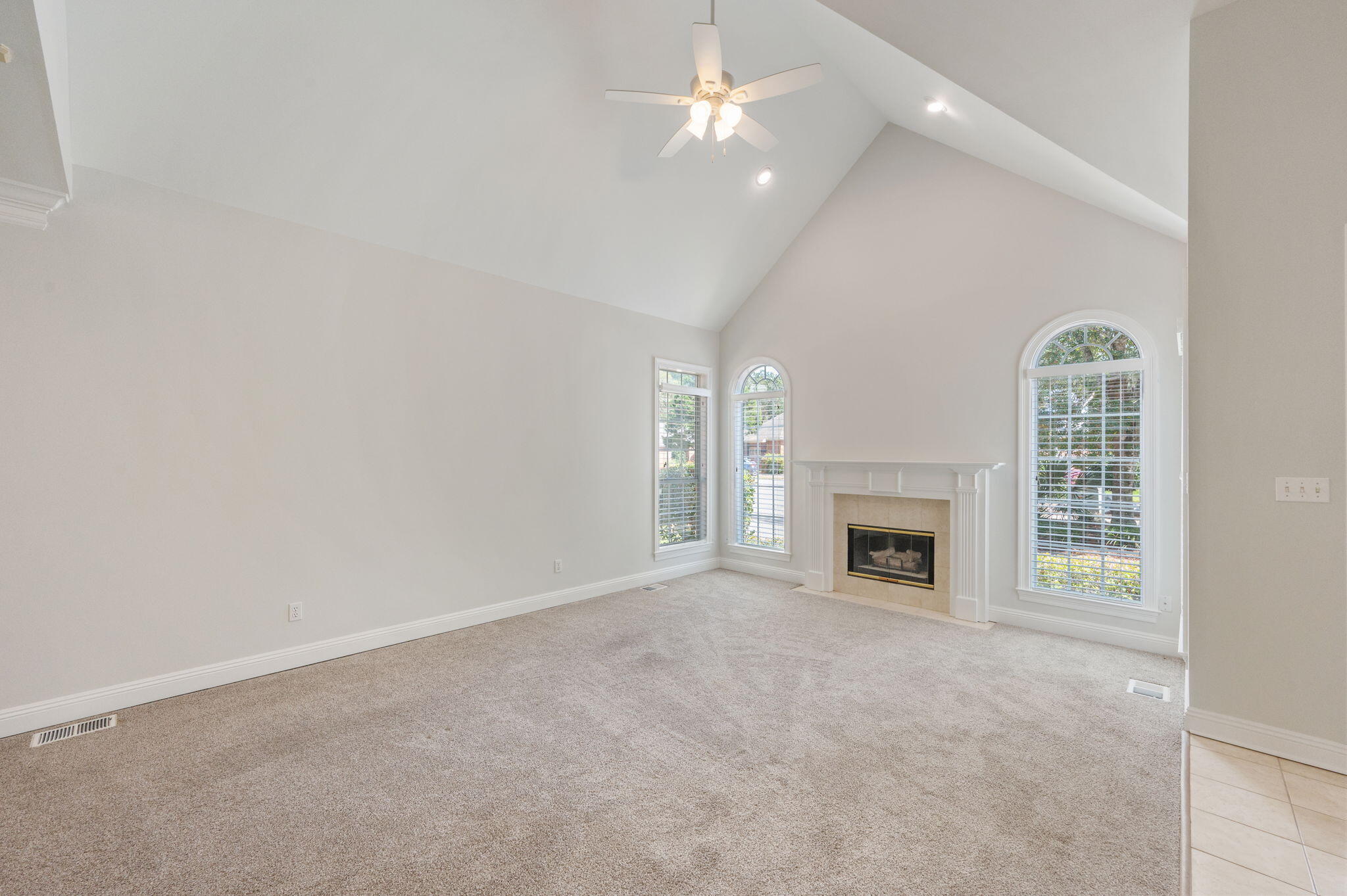 OAKMONT PLACE - Residential