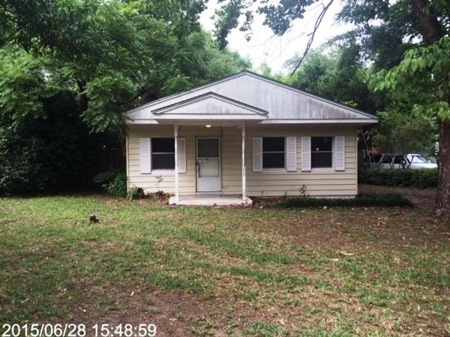 FIXER UPPER IN VALPARAISO CLOSE TO EGLIN AFB AND CENTRAL TO TOWN. 2 BEDROOMS WITH 1 BATH. HOME DOES NEED WORK. LARGE, FULLY FENCED YARD. HOME IS BEING SOLD AS-IS, WHERE-IS. BANK OF AMERICA, N.A. EMPLYEES AND EMPLOYEES HOUSEHOLD MEMBERS AND HTS BUSINESS PARTNERS OF THE BANK, ARE PROHIBITED FROM PURCHASING THIS PROPERTY, DIRECTLY OR INDIRECTLY. PROOF OF FUNDS WITH CASH OFFERS.