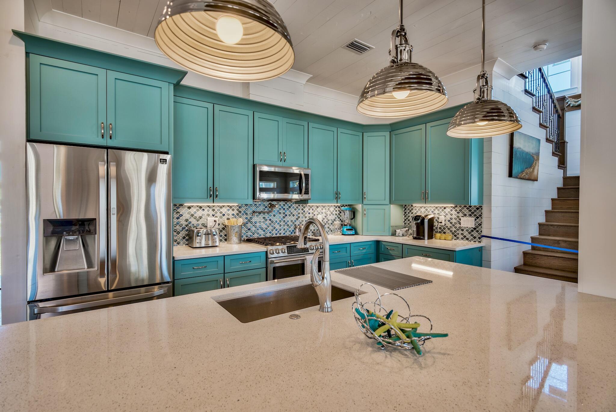 CRYSTAL SHORES - Residential