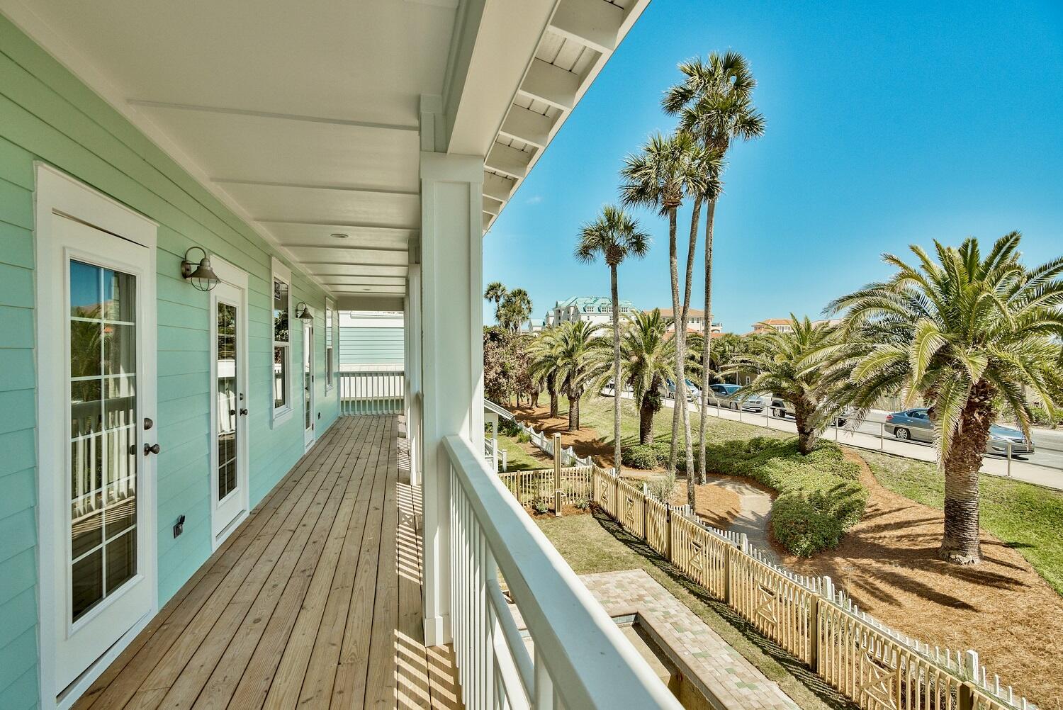 CRYSTAL SHORES - Residential