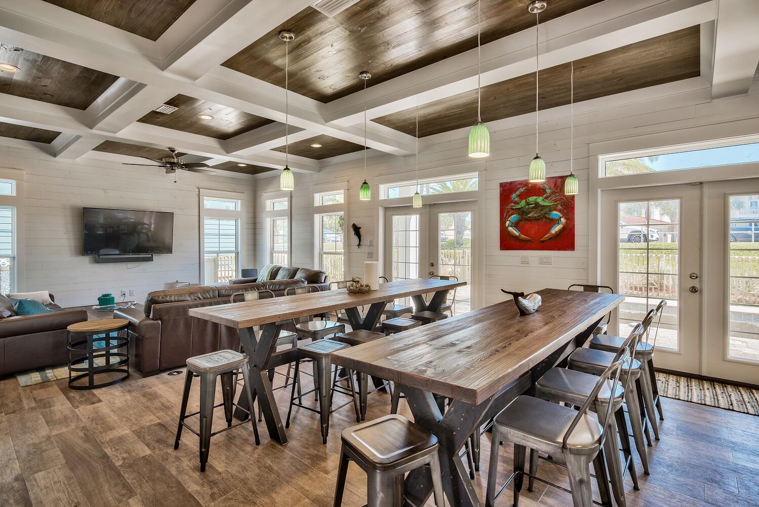 CRYSTAL SHORES - Residential