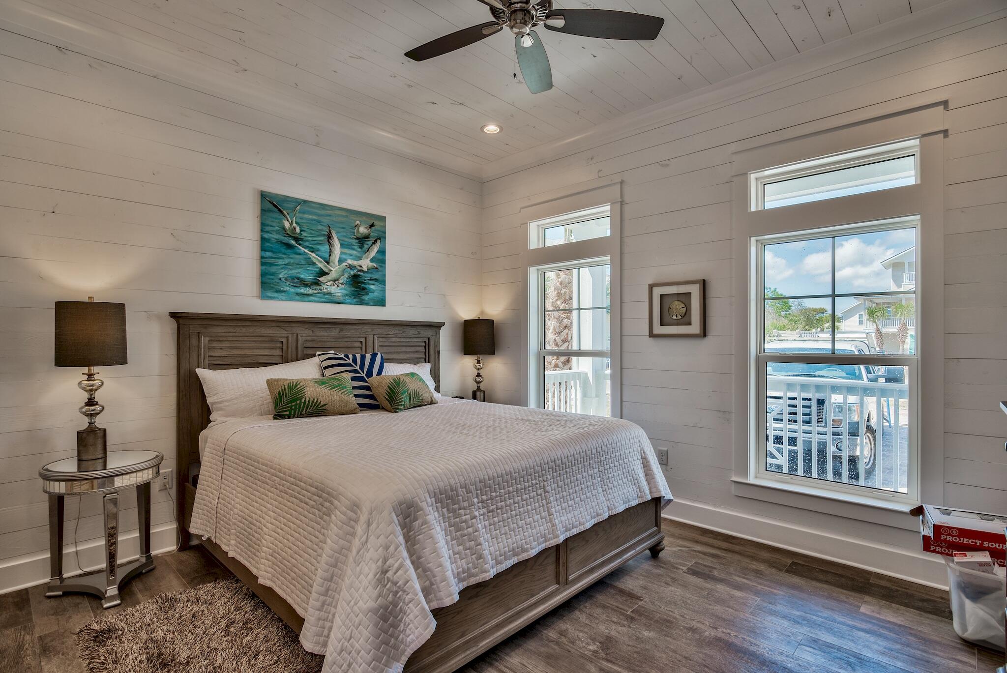 CRYSTAL SHORES - Residential
