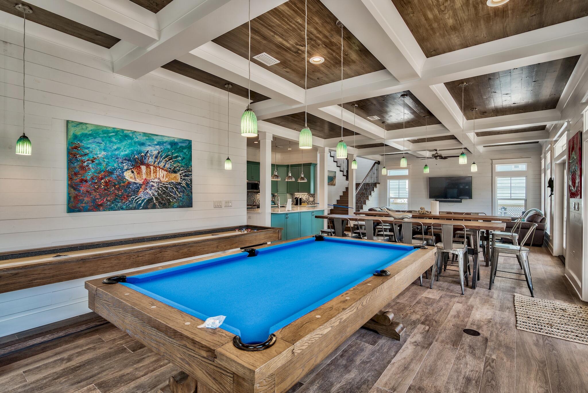 CRYSTAL SHORES - Residential