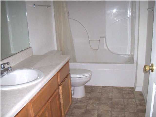 SANTA ROSA OAKS CONDOMINIUM - Residential Lease