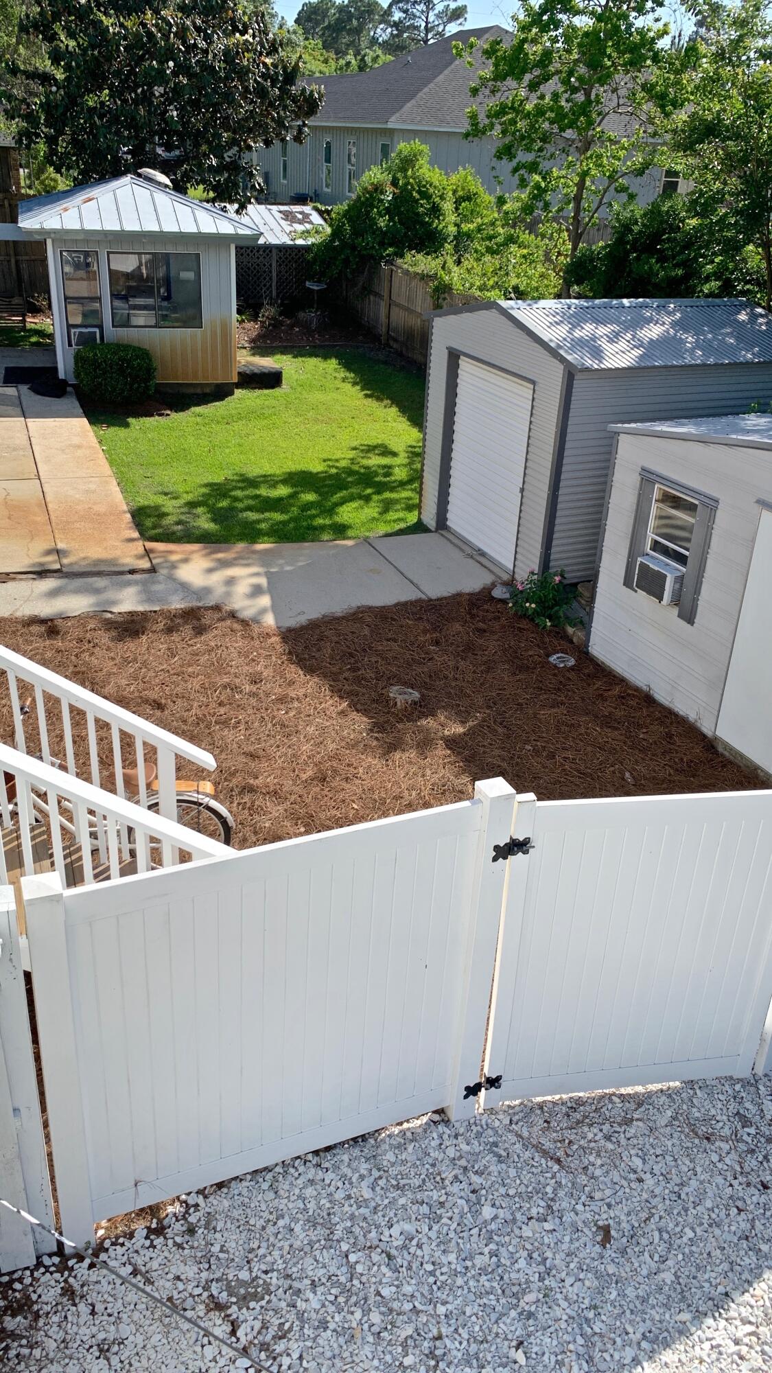 HOLIDAY SHORES ESTATES 2ND ADDN - Residential