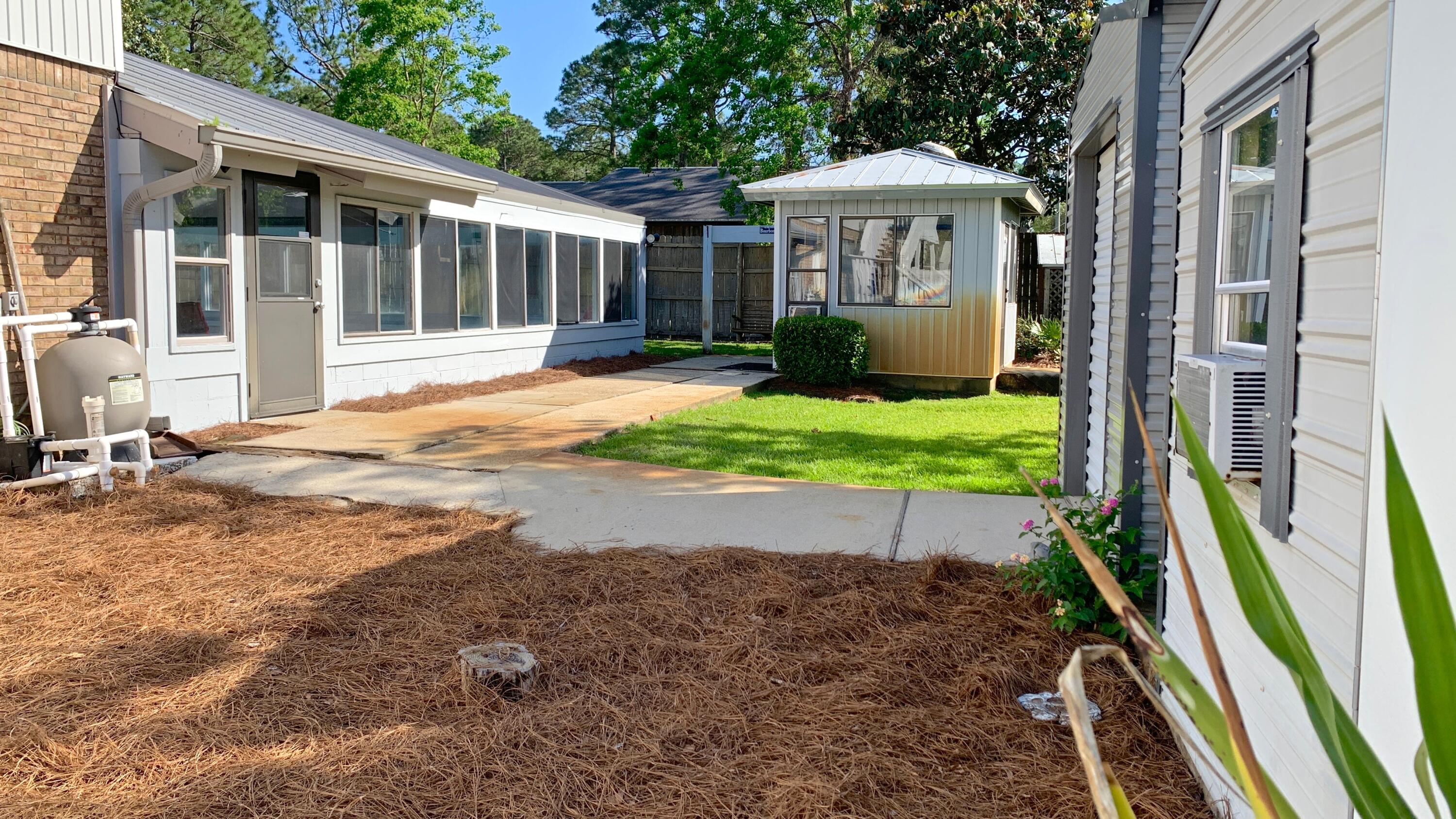 HOLIDAY SHORES ESTATES 2ND ADDN - Residential