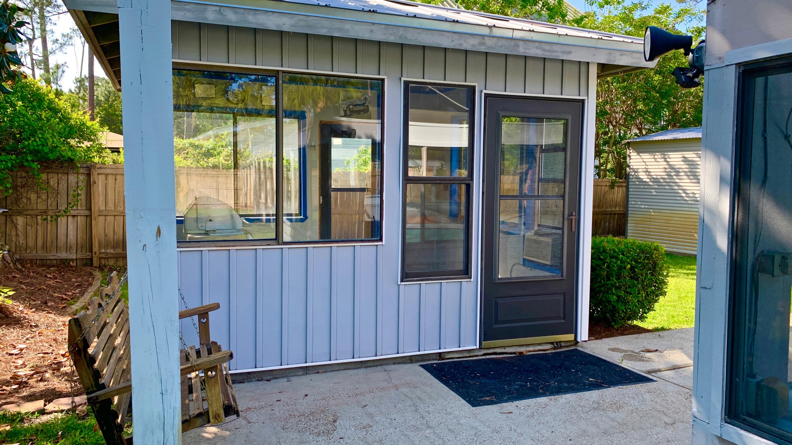 HOLIDAY SHORES ESTATES 2ND ADDN - Residential