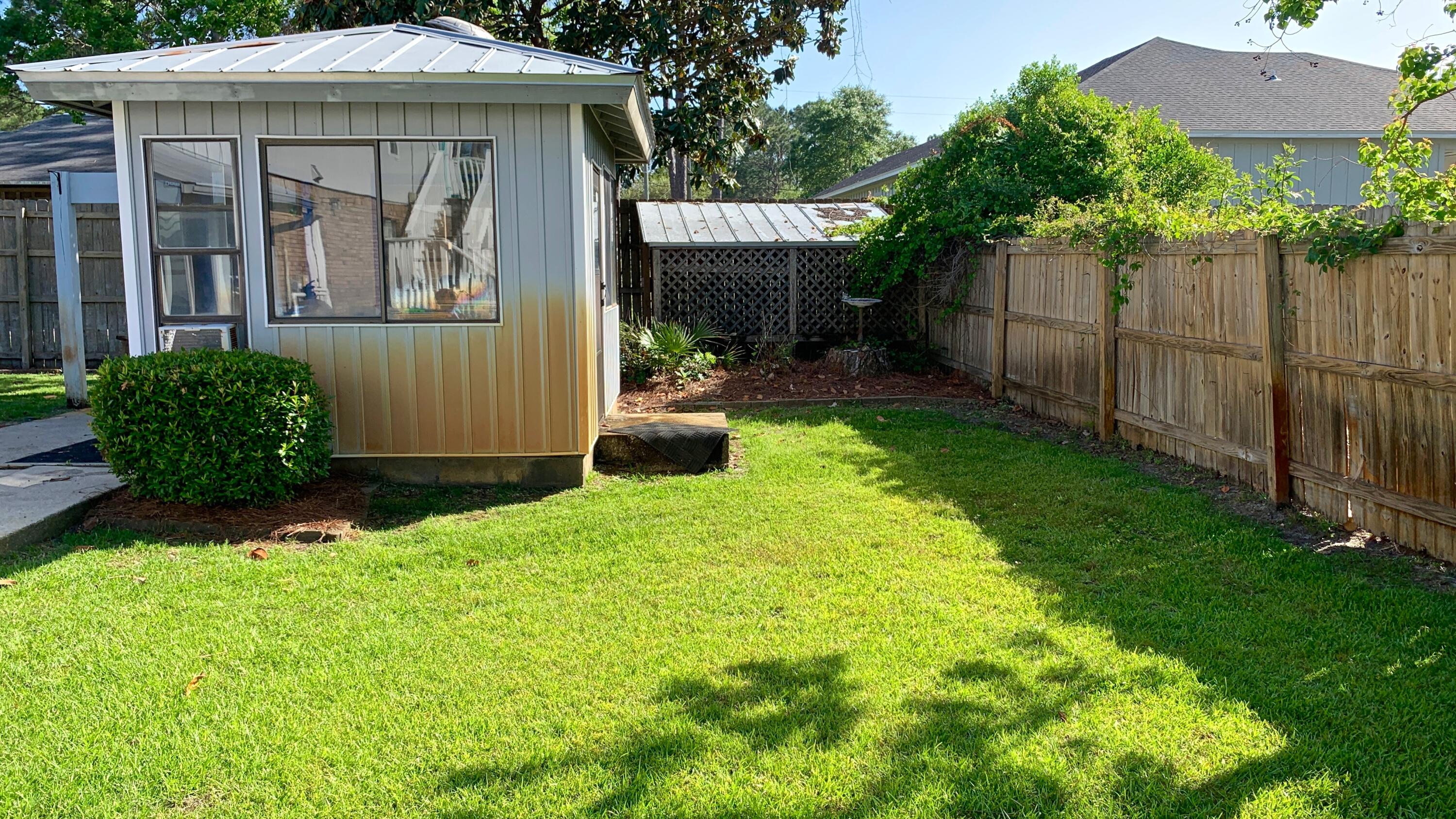 HOLIDAY SHORES ESTATES 2ND ADDN - Residential