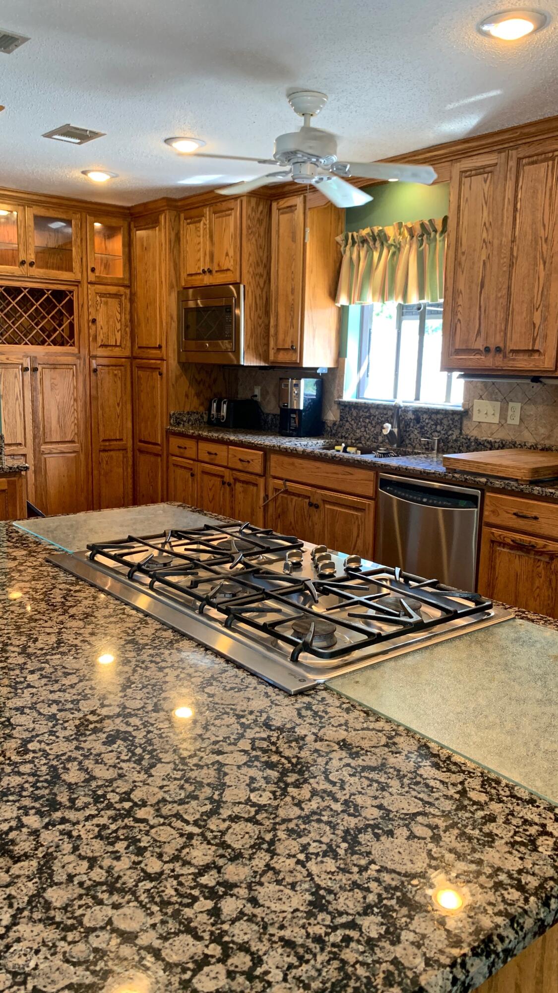 HOLIDAY SHORES ESTATES 2ND ADDN - Residential